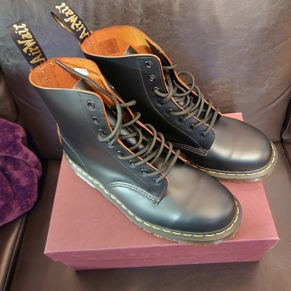 Dr. Martens Other - Dr Martens 1460 made in england vintage (mens US 11)